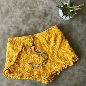 Pom Pom shorts ☀️
